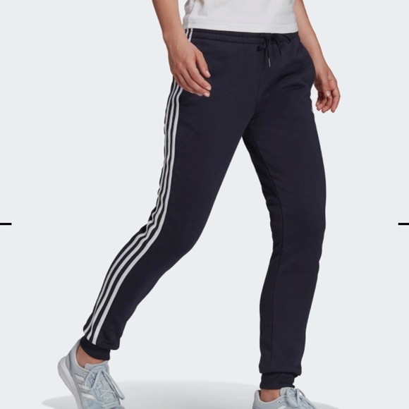 Adidas Essential Fleece 3-Stripe
Sweatpants/Joggers - Picture 4 of 14